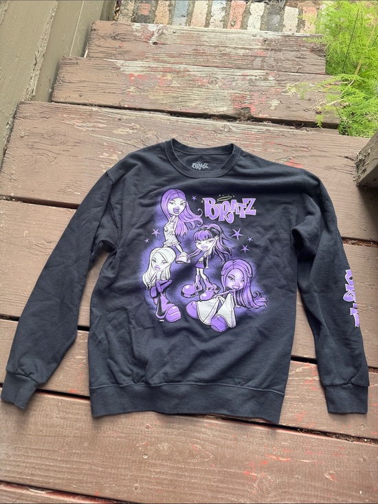 Bratz Sweaters - Bratz Graphic Crewneck Sweatshirt - Black & Purple